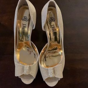 J. Renee Gold Sparkle Heel Size 8.5 Medium